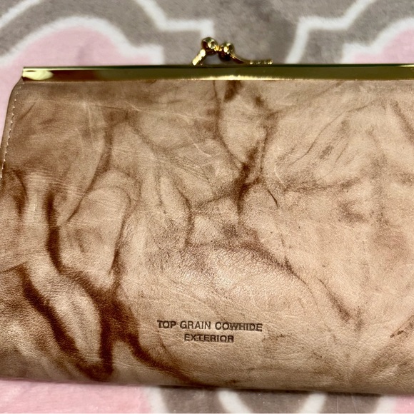 Buxton Top Grain Leather Wallet Taupe Marble Finish Gold Trim - Picture 5 of 5